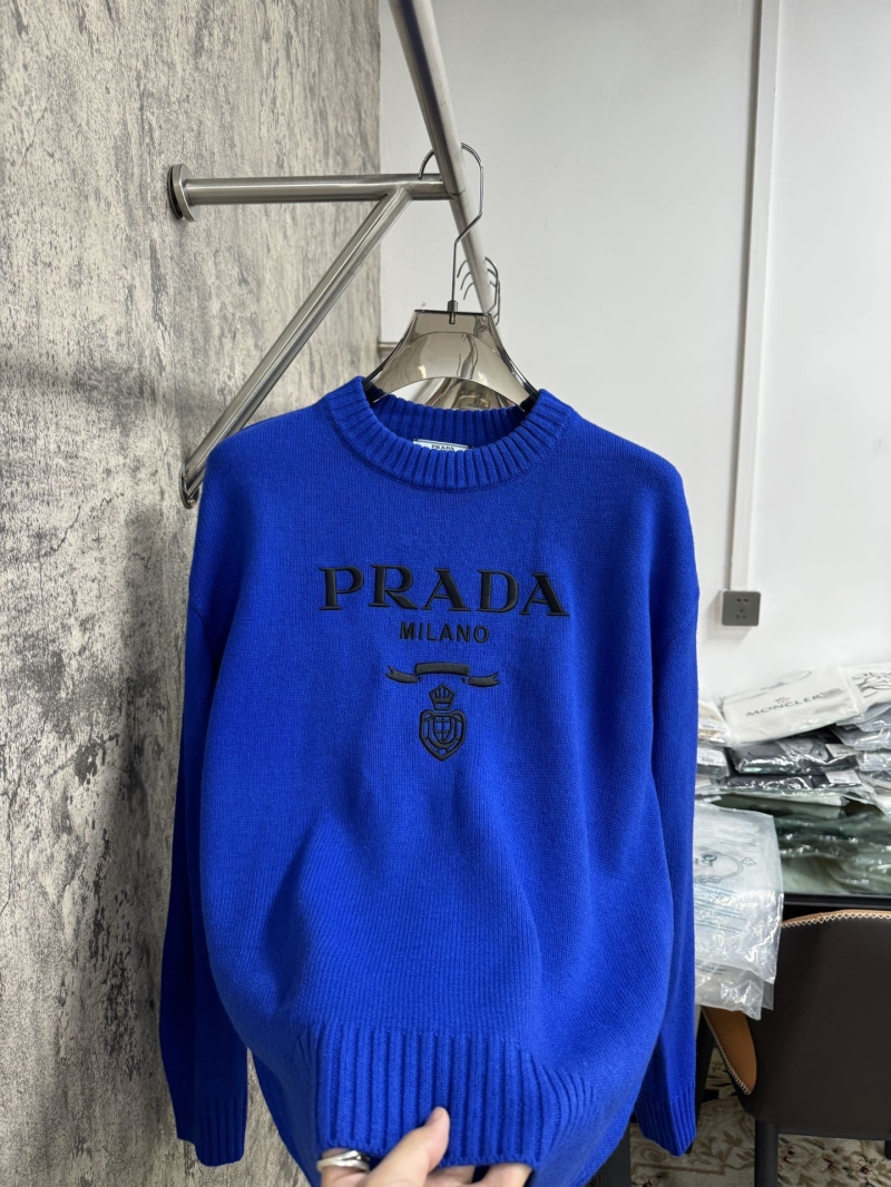 Pra*a sweater